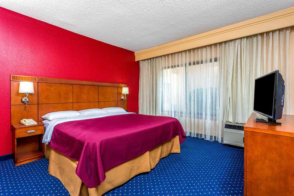 Comfort Inn Roswell-Dunwoody Exterior photo