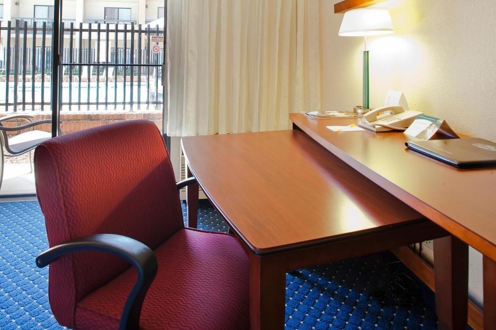 Comfort Inn Roswell-Dunwoody Room photo