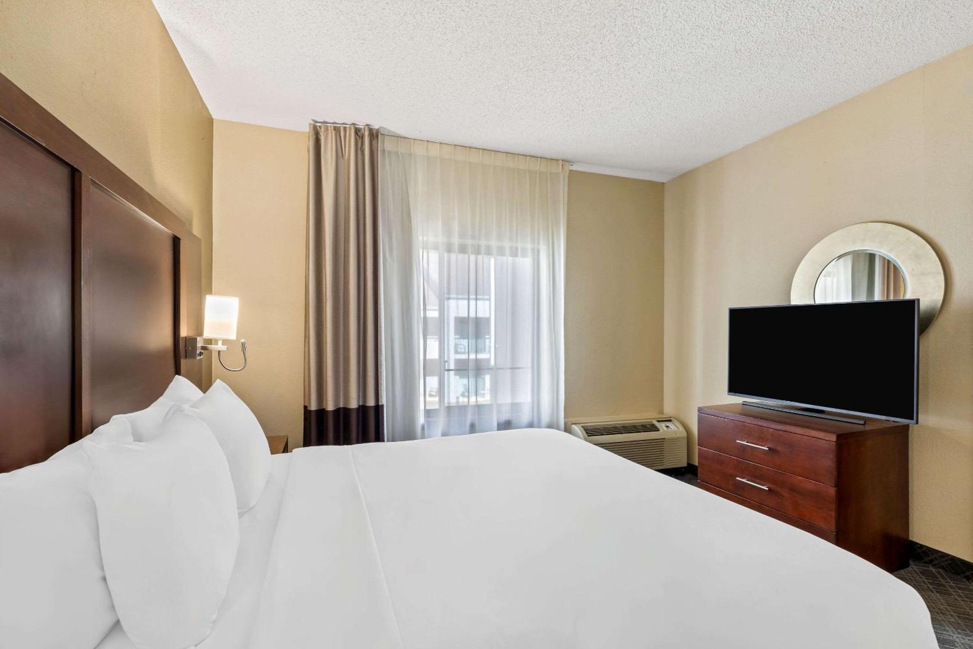 Comfort Inn Roswell-Dunwoody Exterior photo